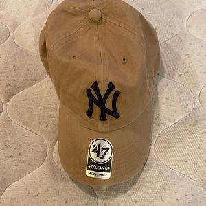 Yankees tan hat